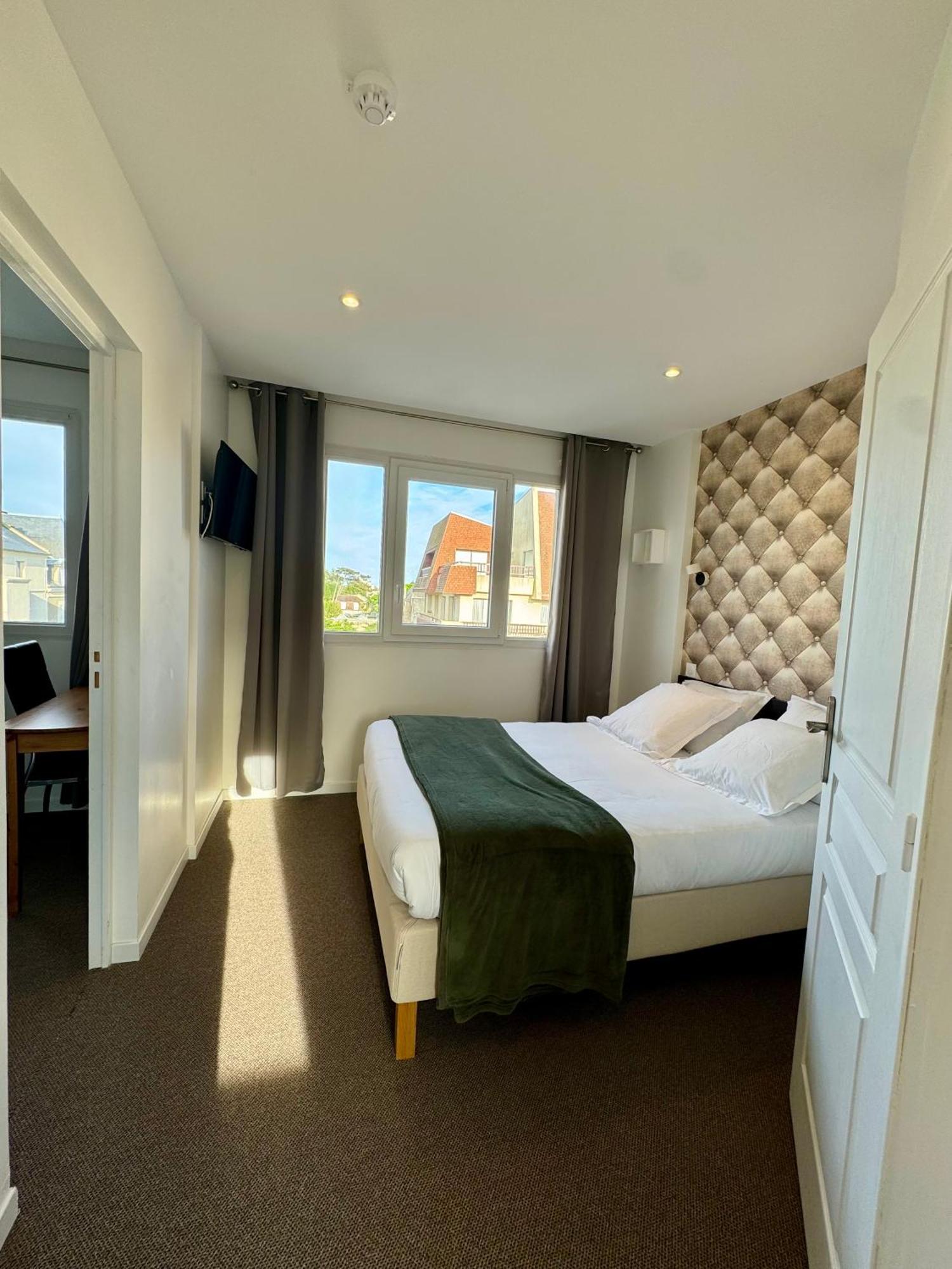 Le Clos Normand Saint-Aubin-Sur-Mer  Exterior photo